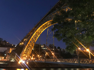 Obraz premium night view of Ponte D. Luís in Porto, Portugal