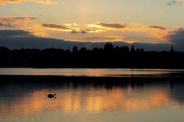 Fototapeta premium Couché de soleil baie d'Annecy