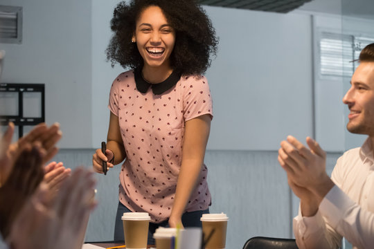 รูปภาพApplaud – เลือกดูภาพถ่ายสต็อก เวกเตอร์ และวิดีโอ324,169 | Adobe Stock