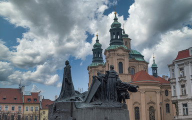 Fototapeta na wymiar Monument to Jan Hus