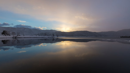 Fototapeta premium 滋賀県 余呉湖 雪