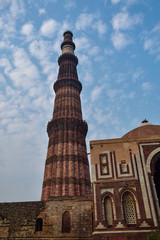 Fototapeta na wymiar tower of the kutub minar