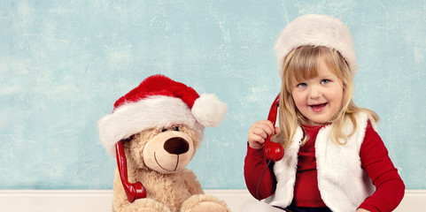 Weihnachten mit dem Teddy spielen