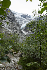 Wanderung zum Kjenndalsbreen Gletscher im Jostelalsbreen Nationalpark, Norwegen
