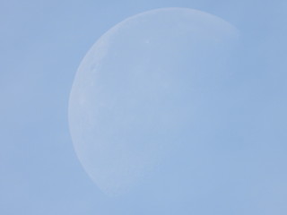 Mond am Tag