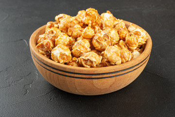 Caramel popcorn in bowl