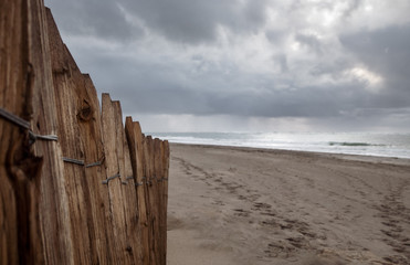 Bretterzaun am Strand
