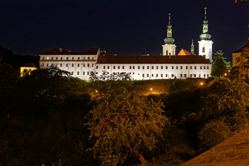 ストラホフ修道院　夜
