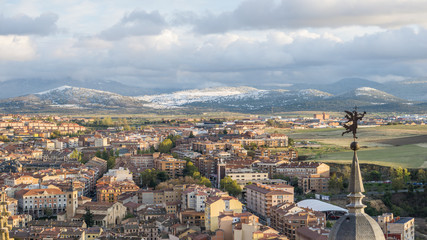 Fototapeta na wymiar Segovia desde el aire