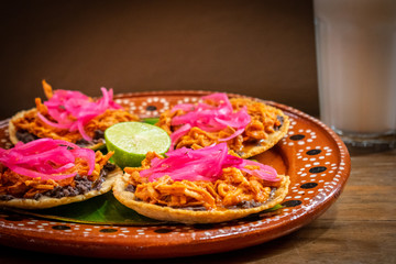 Comida Mexicana Cochinita Pibil Panuchos