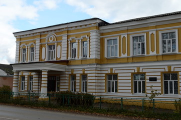 Fototapeta na wymiar The building of the second primary school in the city of Ryazhsk. Ryazan region