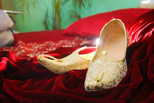 kolhapuri chappal for baby girl