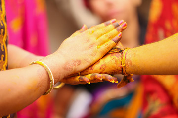 Indian Traditional Wedding: haldi ceremony 
