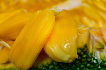  jackfruit  The ripe yellow color is delicious.