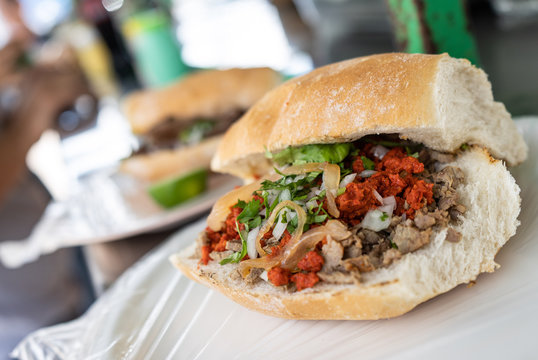 Torta o lonche de bistec