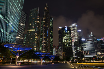 Obraz premium Sky towers in Singapore at night