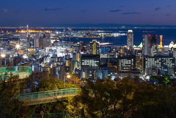 Fototapeta na wymiar 神戸の夜景、神戸市中央区諏訪山公園にて