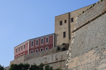 Blick von der Baluard de Sant Bernat auf die Altstadt - Dalt Vila - von Ibiza