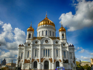 Fototapeta na wymiar Cathedral of Christ The Saviour. The view from The Patriarshiy Bridge