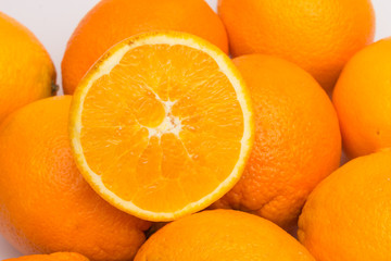 Naranja fruta de invierno, llena de vitaminas C, ideal para tomar en zumos, es dulce con un cierto...