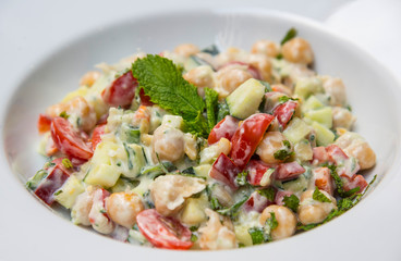 Chickpeas salad with vegetables