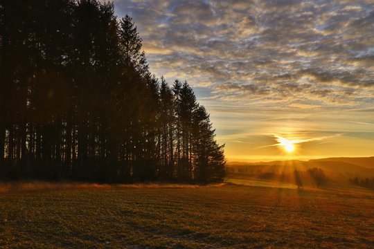 sonnenaufgang im erzgebirge