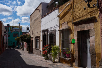 Fototapeta na wymiar Streets of Santiago de Queretaro