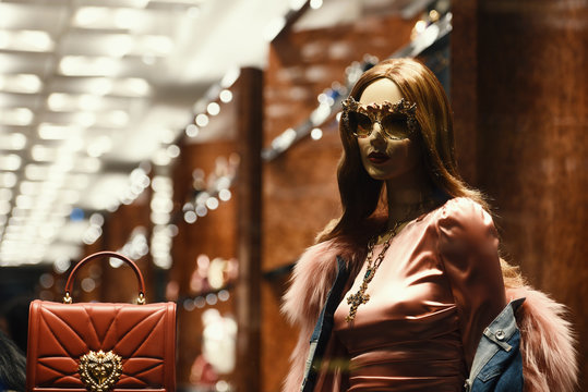 รูปภาพGabbana – เลือกดูภาพถ่ายสต็อก เวกเตอร์ และวิดีโอ1,223 | Adobe Stock