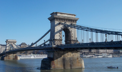 Obraz premium chain bridge over danube in budapest