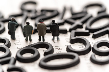 数字とビジネスマン