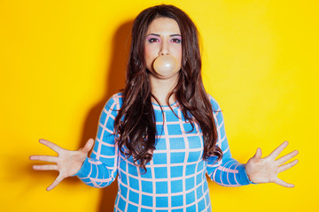 the girl with the kid tricked bubble