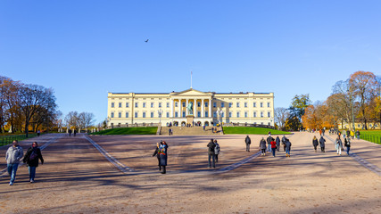 Fototapeta na wymiar The Royal Palace in Oslo, Norway