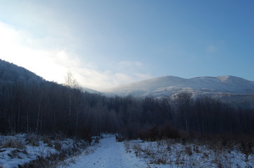 Fototapeta na wymiar snow in the mountains