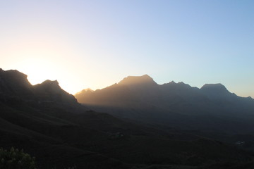 GranCanarias kampf zwischen Sonne und Berge
