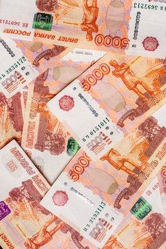 Texture of paper Russian banknotes in the face value of 5000 rubles.