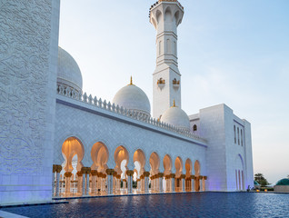 Pillars and pool, Sheikh Zayed Grand Mosque
