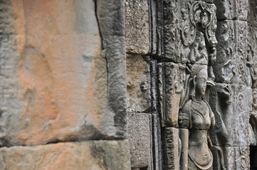 天空の東メボン遺跡レリーフ