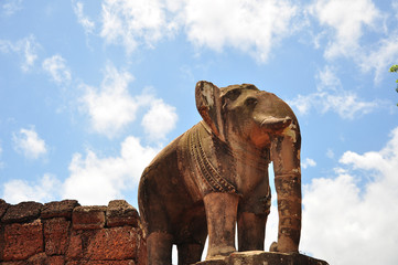 Fototapeta na wymiar 天空の東メボン遺跡の象