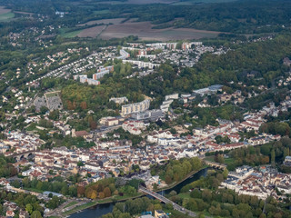 Fototapeta na wymiar vue aérienne de la ville de Meulan dans les Yvelines en France