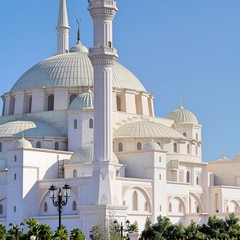 white mosque in Fujairah