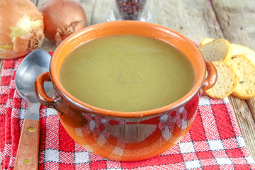 bowl of green vegetable soup