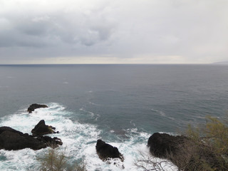 grey and turquoise ocean