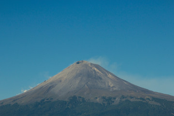 Fototapeta premium Active volcano Popocatepetl, Puebla mexico