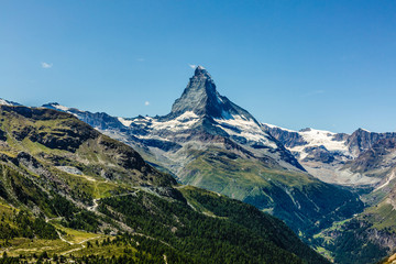 Fototapeta premium Enjoying the view of the Matterhorn