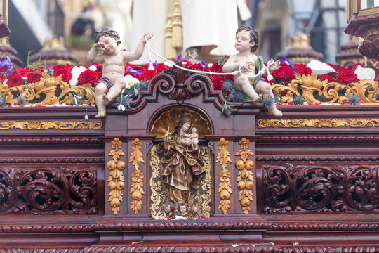 procesiones de semana santa en las calles de C&aacute;diz manigueta del nazareno del amor