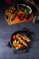 Brussels sprouts - Bacon - skewers with potato widgets