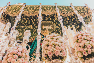 Retrato de la virgen de la Esperanza del Amor. proceciones de semana santa en las calles de Cádiz