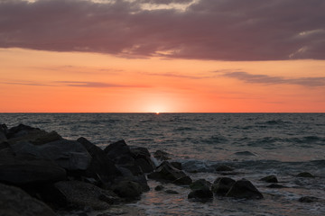 Obraz premium Sunrise over the ocean