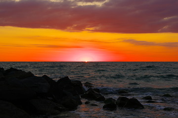Obraz premium Sunrise over the ocean