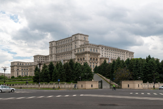 Der Parlamentspalast in der rum&auml;nischen Hauptstadt Bukarest, fr&uuml;her &bdquo;Haus des Volkes&ldquo;